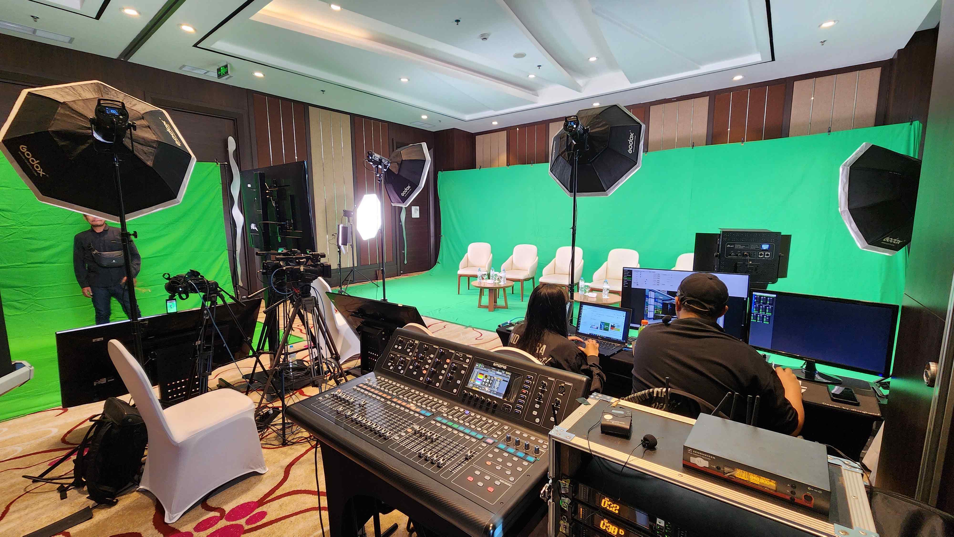 Green Screen Live Streaming